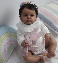Carica l&#39;immagine nel visualizzatore di Gallery, 23 Inch Reborn Toddler Realistic Newborn Baby Doll Black Skin Reborn Baby Dolls Birthday Gift for Children
