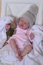 Laden Sie das Bild in den Galerie-Viewer, 22inch Sleeping Adorable Lifelike Reborn Baby Doll Realistic Cuddly Baby Dolls Gift
