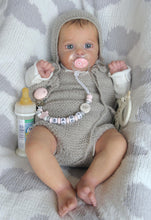 画像をギャラリービューアに読み込む, 19 Inch Cute Lifelike Reborn Baby Dolls Girl Real Life Soft Silicone Cloth Body Realistic Newborn Toddler Doll Gift for kids 3+
