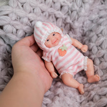 Load image into Gallery viewer, Pinky Reborn 6 Inch Mini Reborn Baby Dolls Full Silicone Baby Girl,Tiny Silicone Baby Dolls ，Mini Realistic Newborn Baby Doll with Clothes Set &amp; Feeding Accessories (Vivienne)
