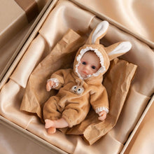 Laden Sie das Bild in den Galerie-Viewer, Reborn Baby Dolls Girl 6 Inch Solid Silicone Full Body Baby Doll Lifelike Handmade Painted Dolls Silicone Reborn Babies for Kids
