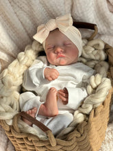 Load image into Gallery viewer, Reborn Baby Dolls 19 Inch Realistic Newborn Baby Dolls Soft Silicone Baby Doll with Clothes and Toy Accessories, White

