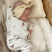 Carregar imagem no visualizador da galeria, 19inch Lifelike Reborn Baby Dolls Levi Soft Silicone Realistic Newborn Baby Dolls Gift for Kids
