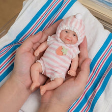 Load image into Gallery viewer, Pinky Reborn 6 Inch Mini Reborn Baby Dolls Full Silicone Baby Girl,Tiny Silicone Baby Dolls ，Mini Realistic Newborn Baby Doll with Clothes Set &amp; Feeding Accessories (Vivienne)
