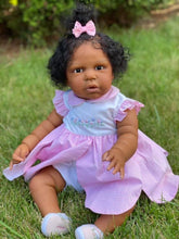 Carregar imagem no visualizador da galeria, 24 Inch Biracial Reborn Baby Girl Soft Body Black Skin African American Reborn Baby Doll Realistic Newborn Baby Dolls Xmas Gift for Kids
