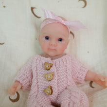Load image into Gallery viewer, Pinky Reborn 8 Inch Mini Reborn Baby Dolls ，Full Silicone Baby Girl,Tiny Silicone Baby Dolls ，Mini Realistic Newborn Baby Doll Bettie with Clothes Set &amp; Feeding Accessories
