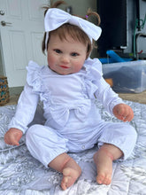 Загрузить изображение в средство просмотра галереи, Toddler Reborn Girls Maddie 24 Inch Soft Silicone Cloth Body Reborn Baby Dolls Weighted Newborn Baby Dolls Xmas Gift for Kids
