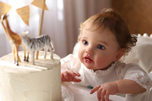 Carregar imagem no visualizador da galeria, 24 inch Adorable Lifelike Reborn Baby Dolls Realistic Cuddly Toddler Lottie Reborn Baby Doll Girl Gift
