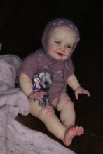 Laden Sie das Bild in den Galerie-Viewer, 24inch Toddler Reborn Doll Soft Silicone Reborn Baby Doll Cuddly Realistic Newborn Baby Dolls Gift
