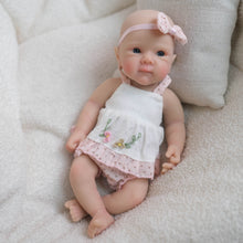 Load image into Gallery viewer, Pinky Reborn 8 Inch 20cm Reborn Baby Dolls Twins Baby Girls，Full Silicone Baby,Tiny Silicone Baby Dolls ，Mini Realistic Newborn Baby Doll with Clothes Set &amp; Feeding Accessories
