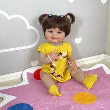 Laden Sie das Bild in den Galerie-Viewer, 22 Inch Lovely Reborn Baby Doll Adorable Newborn Silicone Doll Full Body Baby Dolls Girl Gift
