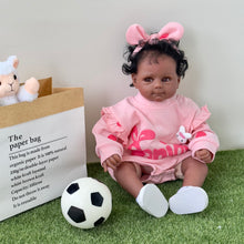 Carica l&#39;immagine nel visualizzatore di Gallery, 20 Inch Adorable Reborn Baby Girl Soft Body Dark Brown Skin African American Reborn Baby Doll Realistic Newborn Baby Dolls Xmas Gift for Kids
