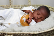 Загрузить изображение в средство просмотра галереи, 20 Inch Black African American Realistic Newborn Baby Dolls Biracial Lifelike Reborn Toddler Sleeping Baby Doll Birthday Xmas Gift
