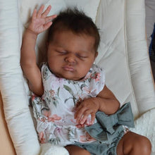 Laden Sie das Bild in den Galerie-Viewer, 20 Inch Biracial Reborn Baby Doll Black Girl African American Reborn Baby Doll Realistic Newborn Baby Dolls Xmas Gift for Kids
