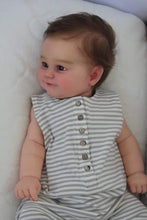 Carica l&#39;immagine nel visualizzatore di Gallery, 24 Inch Real Life Newborn Baby Dolls Lifelike Cuddly Reborn Baby Doll Maddie Realistic Baby Doll Girl Gift

