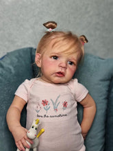Carregar imagem no visualizador da galeria, 24 inch Adorable Lifelike Reborn Toddler Baby Dolls Realistic Newborn Baby Doll Cloth Body Cuddly Baby Dolls Girl Gift
