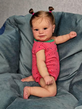 Загрузить изображение в средство просмотра галереи, 24 Inch Lovely Lifelike Realistic Reborn Toddler Doll Huggable Newborn Baby Doll Girls
