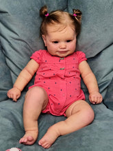 Загрузить изображение в средство просмотра галереи, 24 Inch Lovely Lifelike Realistic Reborn Toddler Doll Huggable Newborn Baby Doll Girls
