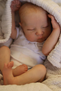 19 inch Sleeping Lifelike Reborn Baby Dolls Levi Realistic Newborn Baby Doll Cuddly Silicone Vinyl Baby Dolls Girl Gift