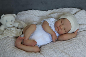 19 inch Sleeping Lifelike Reborn Baby Dolls Levi Realistic Newborn Baby Doll Cuddly Silicone Vinyl Baby Dolls Girl Gift