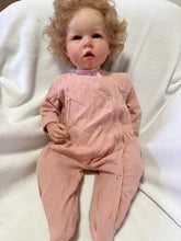 Загрузить изображение в средство просмотра галереи, BabeNook Lifelike Reborn Baby Doll Realistic Newborn Baby Doll Real Life Soft Silicone Vinyl Baby Dolls
