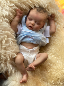 Lifelike Reborn Baby Dolls Sleeping Boy Weighted Cloth Body Reborn Toddler Doll Realistic Cuddly Newborn Baby Doll Gift for Kids