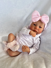Load image into Gallery viewer, 19 Inch Adorable Realistic Newborn Baby Dolls Lifelike Lovely Reborn Baby Doll Real Life Soft Silicone Baby Doll Girl Kids Birthday Xmas Gift Set
