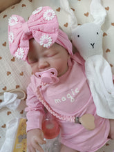 Carregar imagem no visualizador da galeria, 19-inch 49 cm Cloth Body with Closed Eyes, Hand-painted Hair, High Color August
