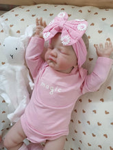 Carregar imagem no visualizador da galeria, 19-inch 49 cm Cloth Body with Closed Eyes, Hand-painted Hair, High Color August
