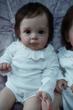 Laden Sie das Bild in den Galerie-Viewer, 24 Inch Weighted Reborn Baby Doll Realistic Reborn Toddler Doll Lifelike Newborn Baby Doll Girls
