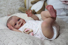Load image into Gallery viewer, Pinky Reborn Lovely Smile 20 Inch 50 cm Painted Hair Reborn Baby Dolls with Cuddly Body Realistic Reborn Girl Toys
