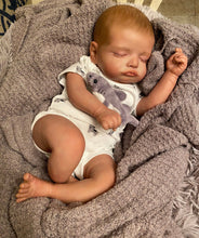Загрузить изображение в средство просмотра галереи, 20 inch Realistic Reborn Baby Dolls Cloth Body Silicone Newborn Baby Doll Girl Sleeping Lovely Baby Dolls Gift
