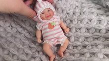 Load and play video in Gallery viewer, Pinky Reborn 6 Inch Mini Reborn Baby Dolls Full Silicone Baby Girl,Tiny Silicone Baby Dolls ，Mini Realistic Newborn Baby Doll with Clothes Set &amp; Feeding Accessories (Vivienne)
