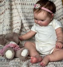 Laden Sie das Bild in den Galerie-Viewer, Lifelike Silicone Full Body Reborn Baby Doll Realistic 20 Inch Cute Smiling Newborn Dolls
