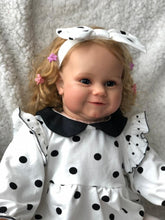 画像をギャラリービューアに読み込む, 24 Inch Realistic Newboen Baby Dolls Girl Maddie Soft Silicone Cloth Body Lifelike Reborn Baby Doll That Look Real Newborn Cuddly Baby Doll Gift for Kids
