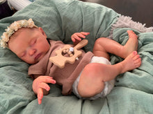 Carregar imagem no visualizador da galeria, Real Reborn Baby Dolls Sleeping Soft Silicone 19 Inch Reborn Baby Girl Doll Preemie Lifelike Reborn Baby Doll Toddler
