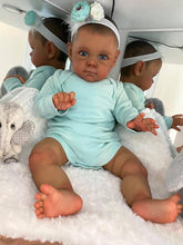 Laden Sie das Bild in den Galerie-Viewer, 24 Inch Biracial Reborn Toddler Doll Black African American Realistic Newborn Baby Doll Girl Silicone Muneca Reborn

