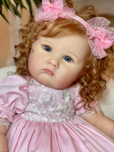 Laden Sie das Bild in den Galerie-Viewer, Reborn Toddler Newborn Baby Doll Girl Weighted Cloth Body 24 Inch Silicone Reborn Gift for Kids
