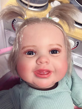 Laden Sie das Bild in den Galerie-Viewer, 24 inch Weighted Reborn Toddler Dolls Girl Realistic Newborn Baby Doll Handmade Reborn Baby Dolls with Visible Veins and Capillaries
