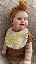 Carica l&#39;immagine nel visualizzatore di Gallery, 24 Inch Reborn Toddler Doll Girl Cuddly Silicone Reborn Baby Doll Lifelike Newborn Realistic Baby Doll
