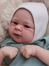 Carica l&#39;immagine nel visualizzatore di Gallery, Real Life Reborn Baby Dolls Elijah Soft Silicone Cloth Body Realistic Newborn Baby Doll Birthday Gift
