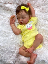 Laden Sie das Bild in den Galerie-Viewer, 18 Inch Real Looking Reborn Baby Dolls Silicone Soft Vinyl Lifelike Sleeping Newborn Baby Girl
