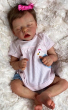 Загрузить изображение в средство просмотра галереи, Cute Realistic 18&quot; Reborn Dolls Sleeping Baby Girl Xmas Gift
