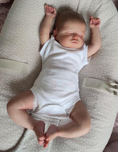 Carica l&#39;immagine nel visualizzatore di Gallery, 20 Inch Realistic Reborn Baby Doll Weighted Cloth Body Silicone Newborn Baby Doll Girl That Looks Real
