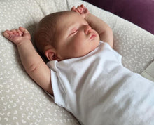 画像をギャラリービューアに読み込む, 20 Inch Realistic Reborn Baby Doll Weighted Cloth Body Silicone Newborn Baby Doll Girl That Looks Real
