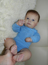Cargar imagen en el visor de la galería, 24 Inch Cuddly Weighted Reborn Baby Doll Soft Silicone Baby Doll Toddler Reborn Boy
