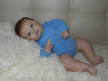 Cargar imagen en el visor de la galería, 24 Inch Cuddly Weighted Reborn Baby Doll Soft Silicone Baby Doll Toddler Reborn Boy
