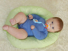 Cargar imagen en el visor de la galería, 24 Inch Cuddly Weighted Reborn Baby Doll Soft Silicone Baby Doll Toddler Reborn Boy
