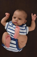 Carregar imagem no visualizador da galeria, Real Life Weighted Black Reborn Toddler Doll Biracial African American Realistic Newborn Baby Doll Boy Silicone Reborn Baby Dolls

