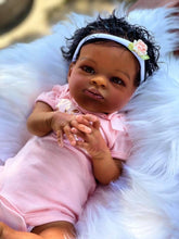 Carregar imagem no visualizador da galeria, 20 Inch Biracial Reborn Baby Girl Soft Body Black Skin African American Reborn Baby Doll Realistic Newborn Baby Dolls Xmas Gift for Kids
